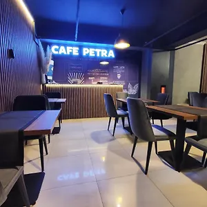 Petra Tuzla فندق